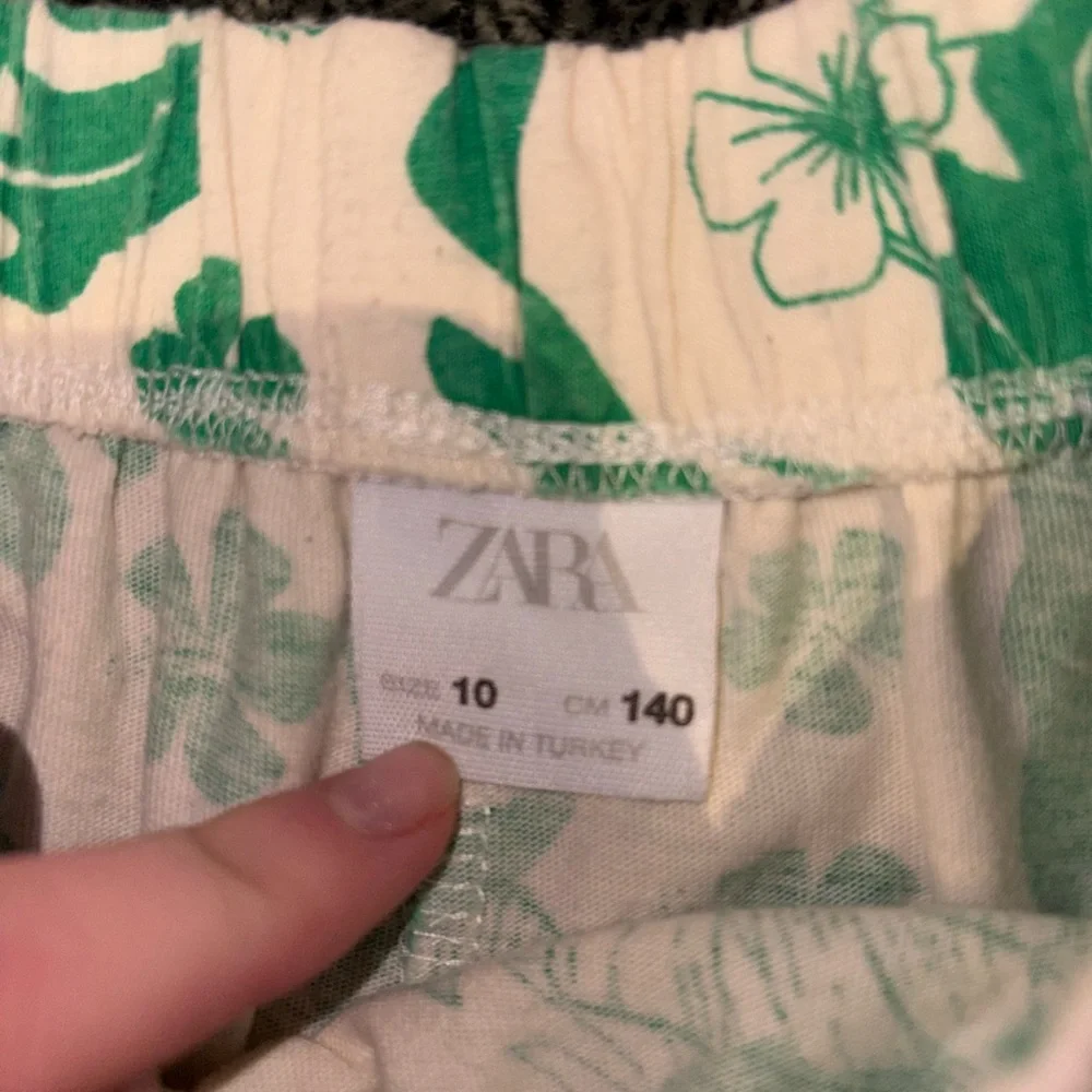 Zara Girls Tropical Leaf 2-Piece Set | Tank Top & Wide-Leg Pants | Size 10 - Picture 2 of 3